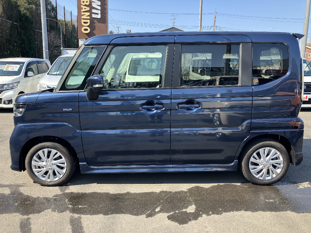 スズキ　スペーシアカスタム　HYBRID　GS　8インチナビ4枚目