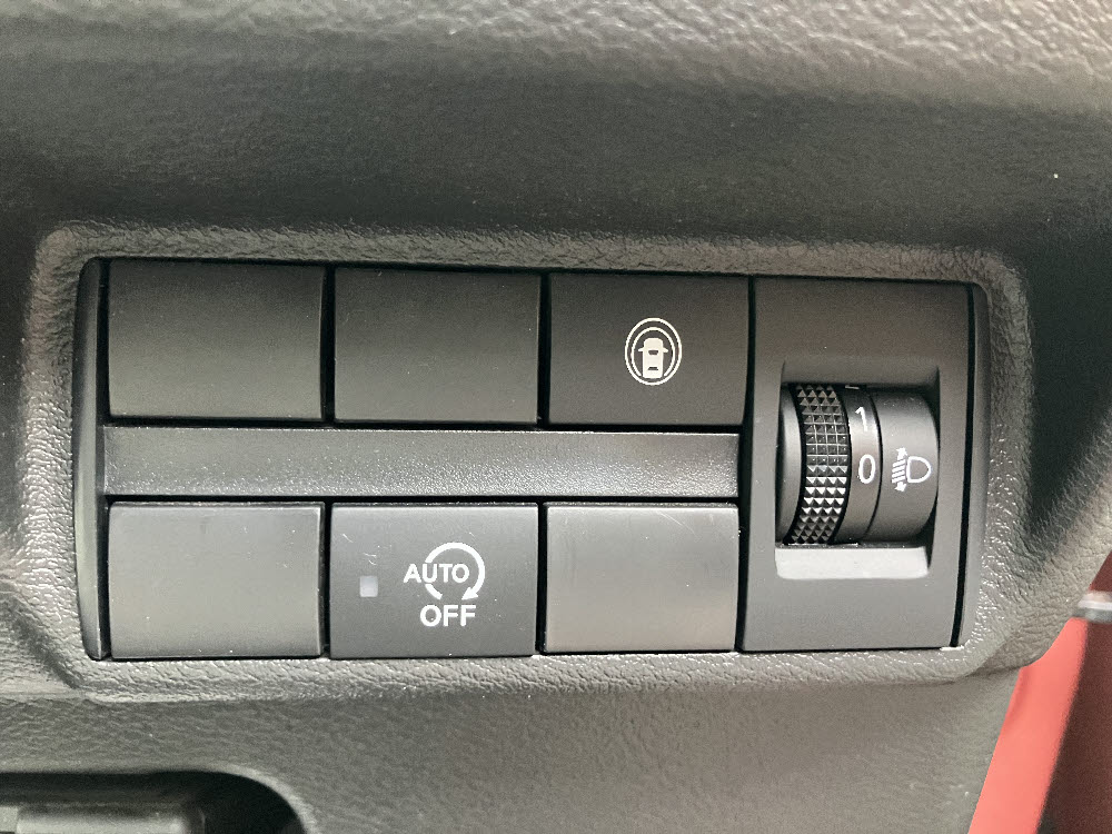 ニッサン　デイズ　X（9インチナビ）17枚目