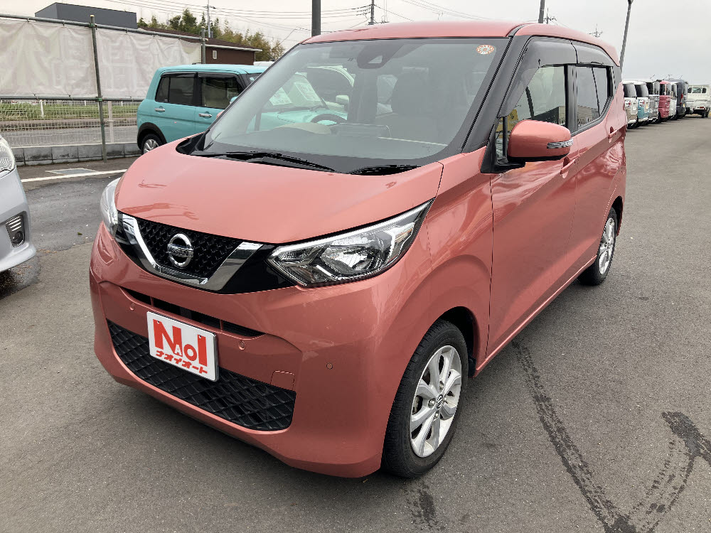 ニッサン　デイズ　X（9インチナビ）2枚目