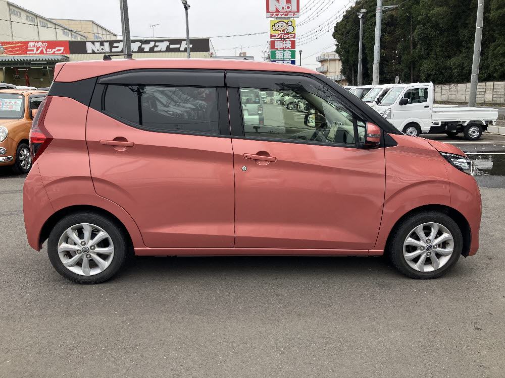 ニッサン　デイズ　X（9インチナビ）3枚目