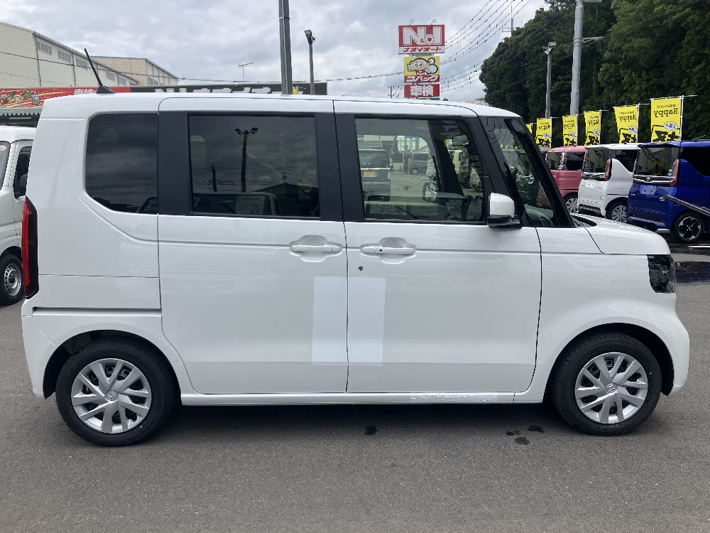 ホンダ　Ｎ ＢＯＸ　標準3枚目