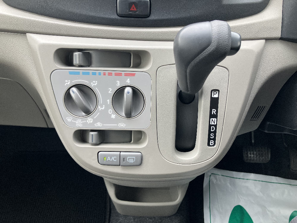 ダイハツ ミライース L18枚目