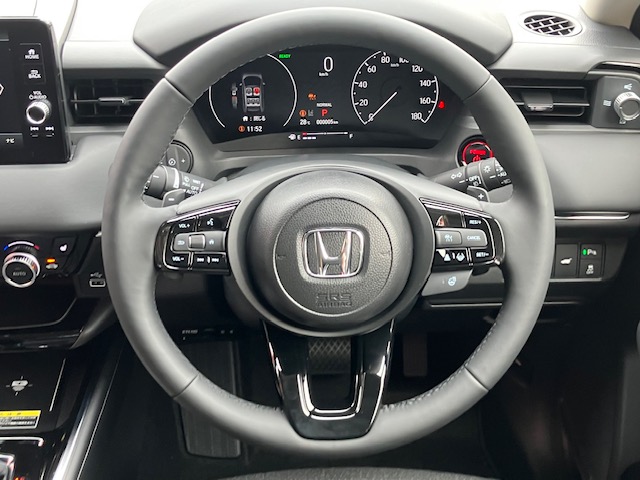 ホンダ　ヴェゼル　e:HEV Z　純正9インチナビ付11枚目