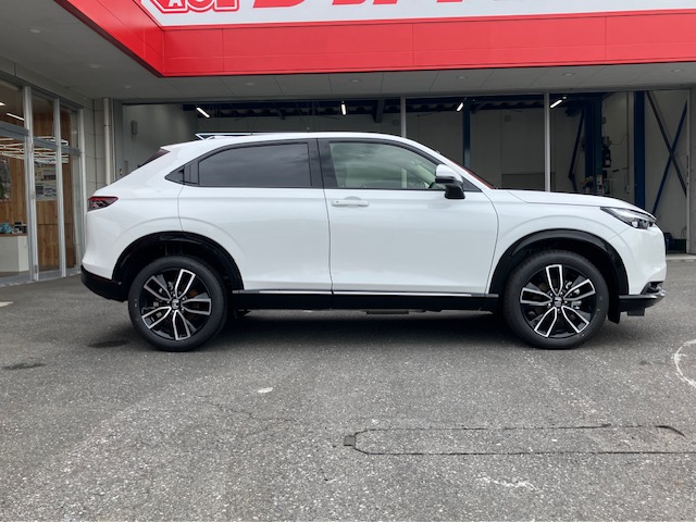 ホンダ　ヴェゼル　e:HEV Z　純正9インチナビ付3枚目