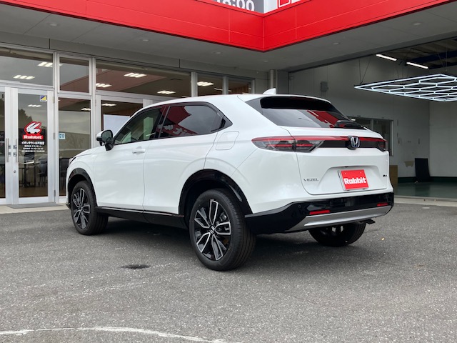 ホンダ　ヴェゼル　e:HEV Z　純正9インチナビ付4枚目