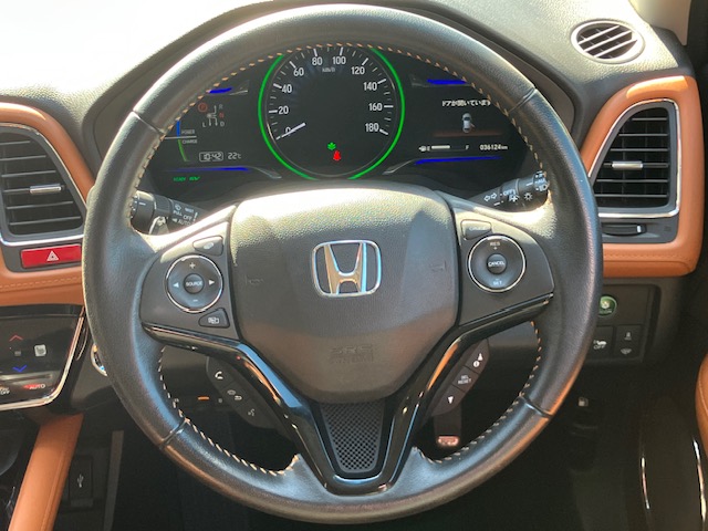 ホンダ　ヴェゼル　HYBRID Z10枚目