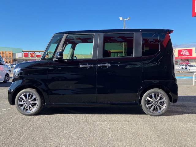 ホンダ　Ｎ ＢＯＸカスタム　8インチナビ(VXM-245ZFEi)7枚目