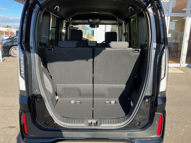 ホンダ　Ｎ ＢＯＸカスタム　8インチナビ(VXM-245ZFEi)8枚目