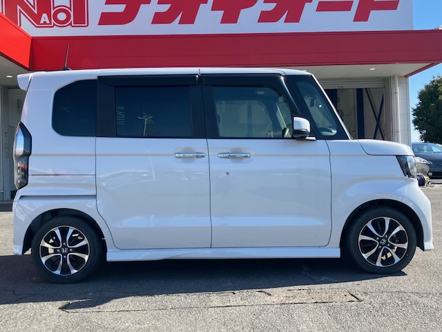 ホンダ　Ｎ ＢＯＸカスタム　G・Lホンダセンシング ODレス3枚目