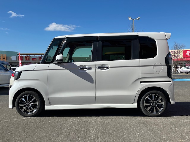 ホンダ　Ｎ ＢＯＸカスタム　G・Lホンダセンシング ODレス7枚目