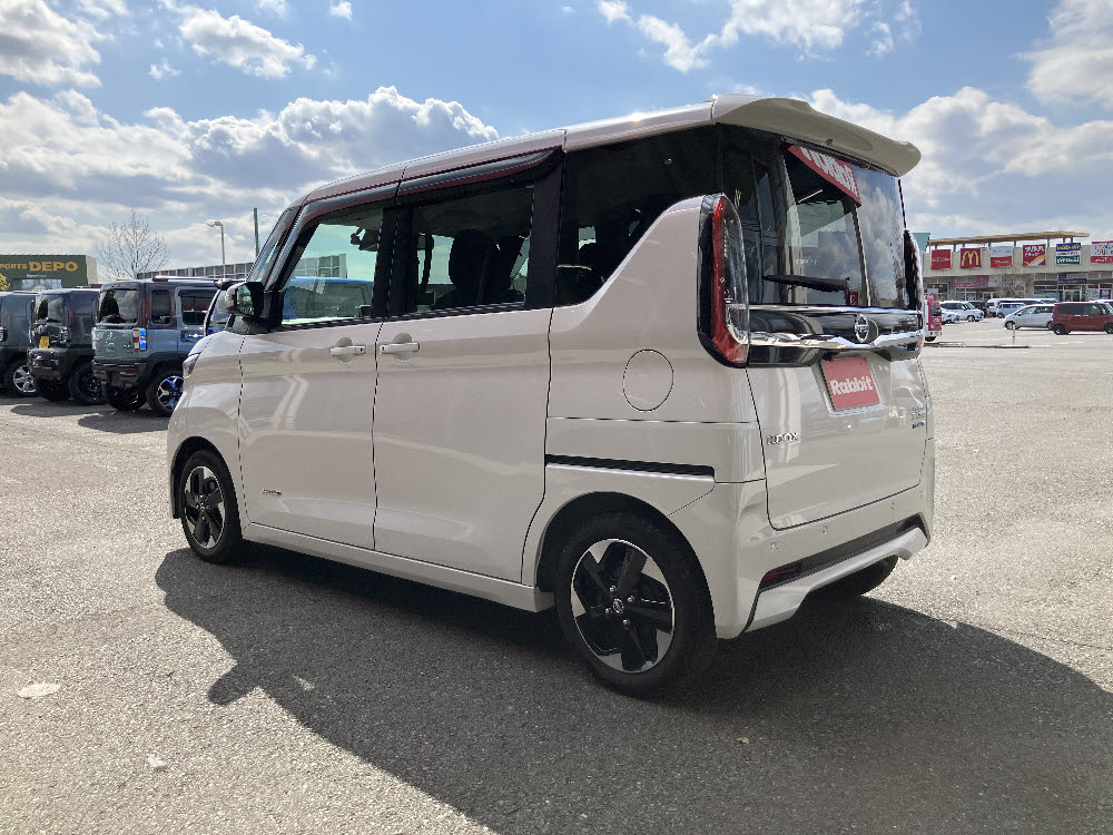 ニッサン　ルークス　ハイウェイスター X プロパイロットED 純正9イン6枚目