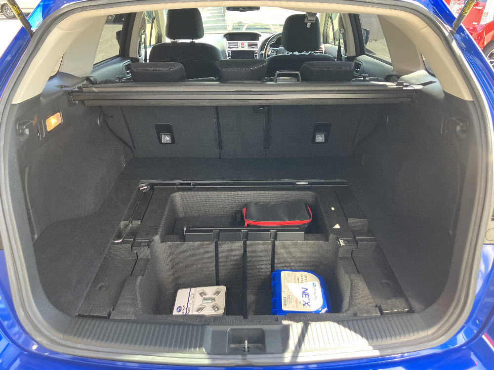 スバル　レヴォーグ　1.6GTアイサイト　V-スポーツ　4WD9枚目