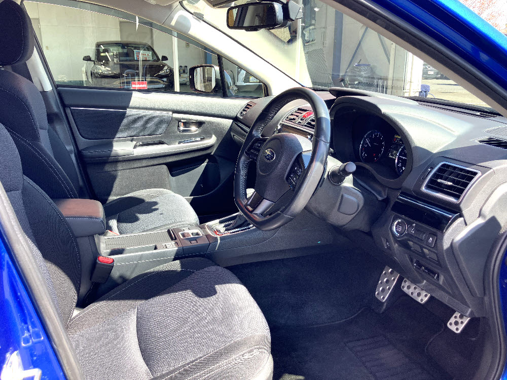 スバル　レヴォーグ　1.6GTアイサイト　V-スポーツ　4WD15枚目