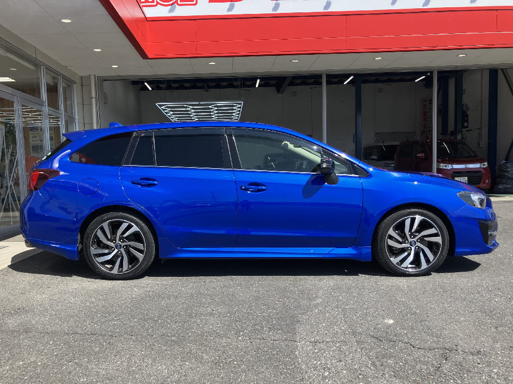 スバル　レヴォーグ　1.6GTアイサイト　V-スポーツ　4WD3枚目