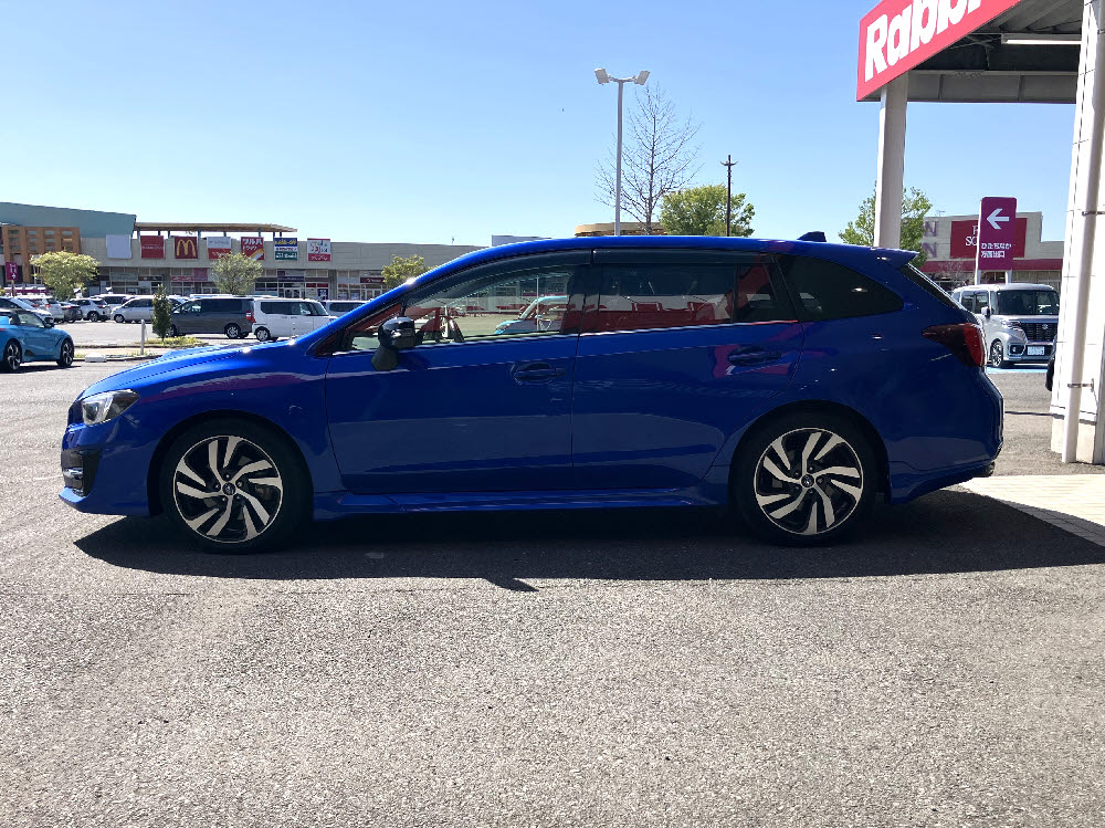 スバル　レヴォーグ　1.6GTアイサイト　V-スポーツ　4WD5枚目