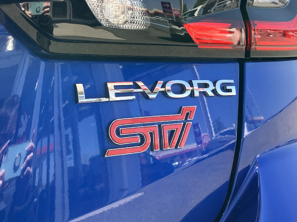 スバル　レヴォーグ　STIスポーツEX　4WD8枚目