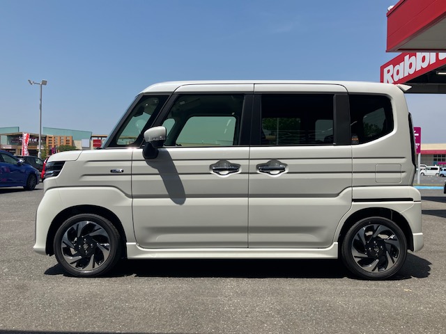 スズキ スペーシアカスタム HYBRID XS7枚目